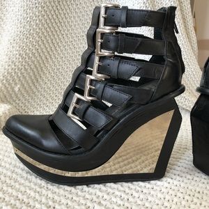 Jeffrey Campbell Clinic Mirror Wedge - sz 6